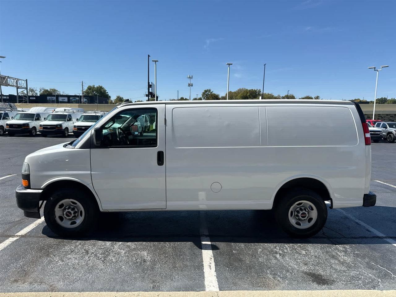 Used 2020 GMC Savana 2500 RWD image 5