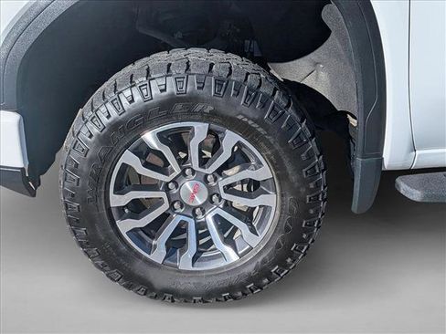 Used 2022 GMC Sierra 1500 AT4 w/ AT4 Premium Package image 9