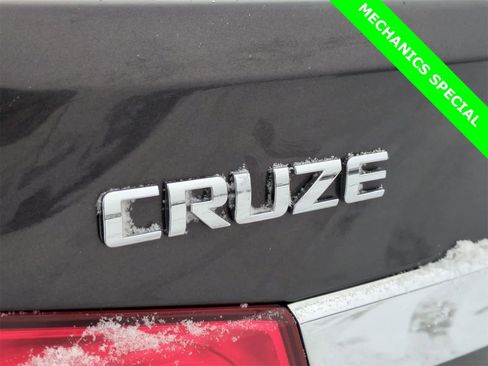 Used 2016 Chevrolet Cruze LT image 13