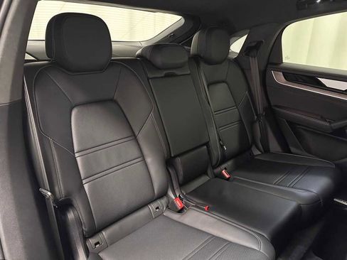 Used 2024 Porsche Cayenne Turbo image 22