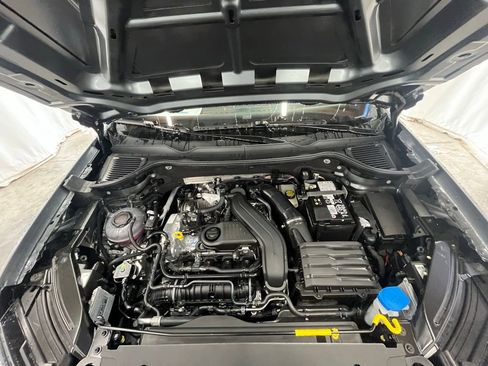 New 2025 Volkswagen Taos SE image 29