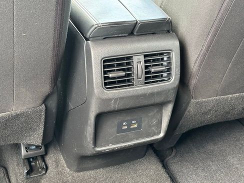Used 2023 Nissan Rogue SV FWD image 15