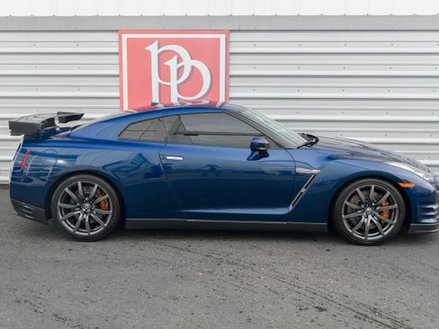 Used 2014 Nissan GT-R Premium image 46