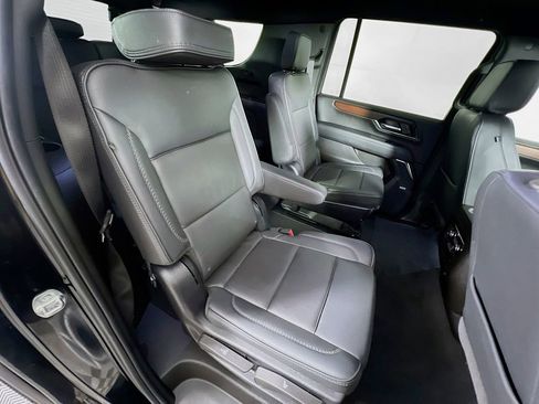 Used 2025 GMC Yukon XL Denali AWD/4WD image 29