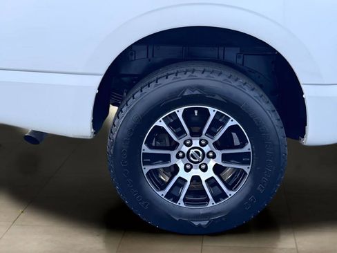 Used 2022 Nissan Titan SV image 39