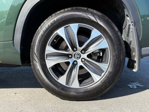 Used 2024 Toyota Highlander XLE image 54