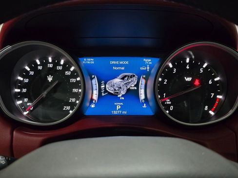 Used 2019 Maserati Levante GTS image 11