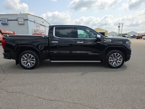 Used 2025 GMC Sierra 1500 Denali w/ Denali Reserve Package AWD/4WD image 6