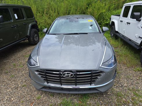 Used 2020 Hyundai Sonata SE FWD image 2