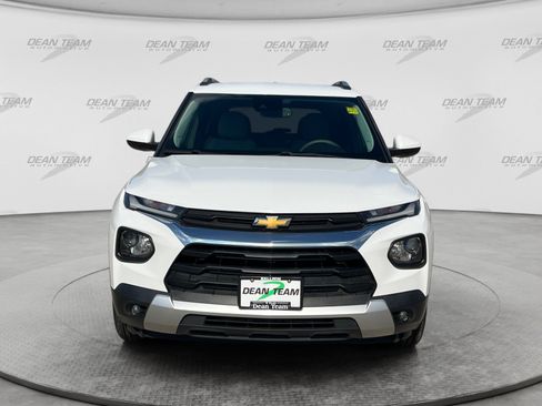 Used 2021 Chevrolet TrailBlazer LT w/ Convenience Package FWD image 2