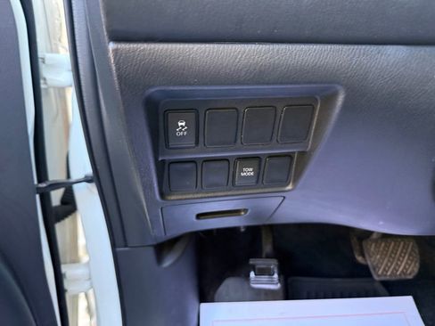 Used 2019 Nissan Pathfinder S image 17