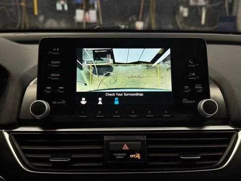 Used 2020 Honda Accord LX image 32
