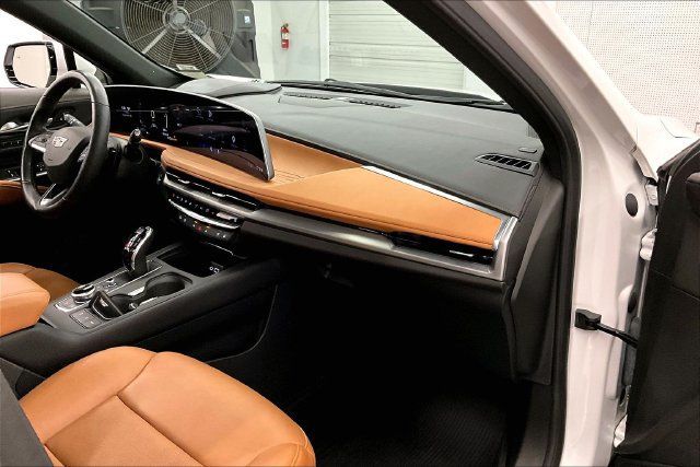 Used 2024 Cadillac XT4 Sport AWD/4WD image 19