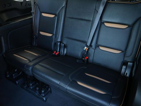 Used 2022 GMC Yukon XL AT4 image 11