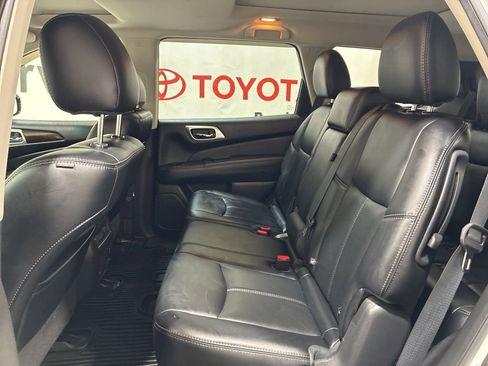 Used 2015 Nissan Pathfinder SL w/ SL Premium Package AWD/4WD image 21