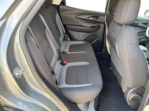 Used 2025 Chevrolet TrailBlazer LT FWD image 28