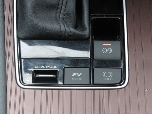 Used 2024 Toyota Sienna LE AWD/4WD image 30