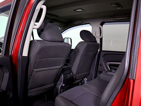 Used 2015 Nissan Titan SV image 27