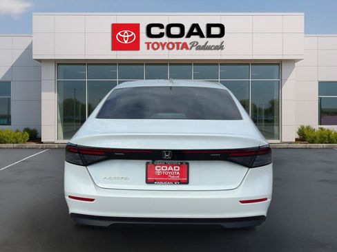 Used 2023 Honda Accord EX image 4