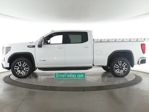 Used 2023 GMC Sierra 1500 AT4 w/ AT4 Premium Package AWD/4WD image 9