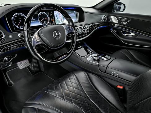 Used 2017 Mercedes-Benz Maybach S 550 4MATIC image 21