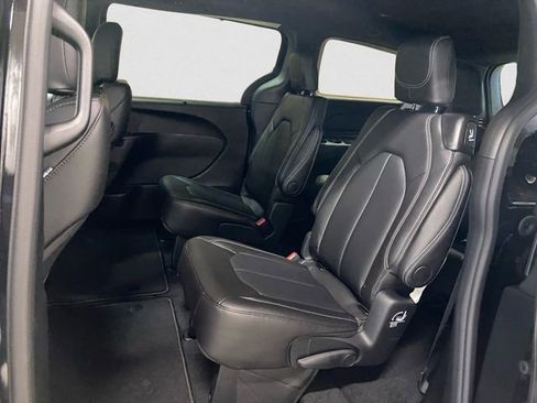 New 2026 Chrysler Pacifica Select image 14