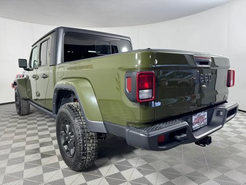 Used 2023 Jeep Gladiator Sport AWD/4WD image 29