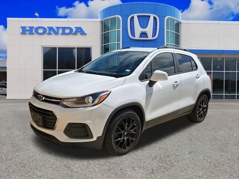Used 2021 Chevrolet Trax LT w/ Sport Edition FWD image 5