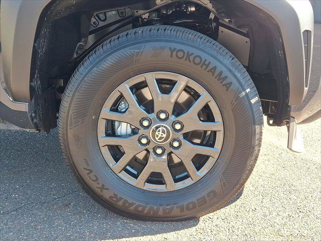 Certified 2026 Toyota 4Runner SR5 AWD/4WD image 26