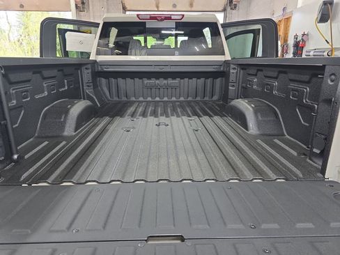 New 2026 GMC Sierra 2500 AT4 w/ AT4 Premium Plus Package AWD/4WD image 12