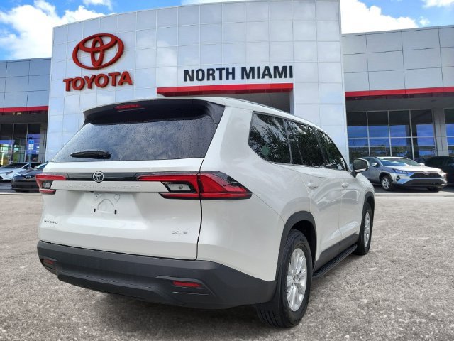Used 2026 Toyota Grand Highlander AWD Hybrid image 4