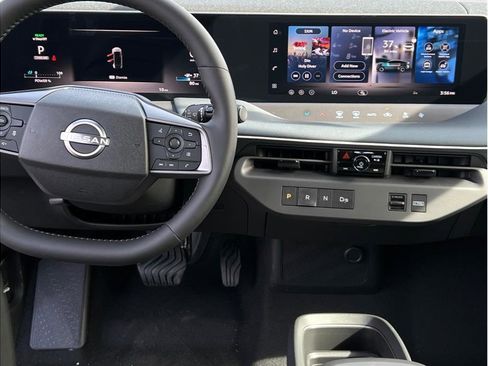 New 2026 Nissan Leaf FWD image 12