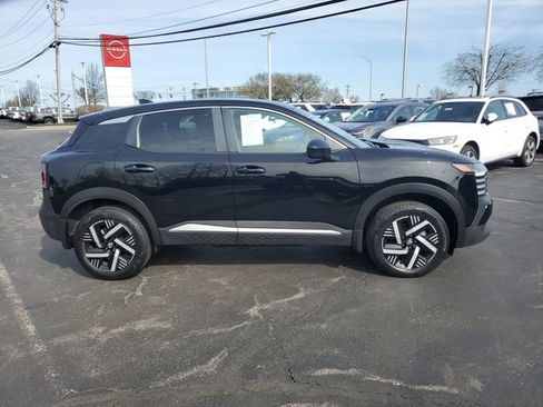 Certified 2025 Nissan Kicks SV w/ Charging Package image 8