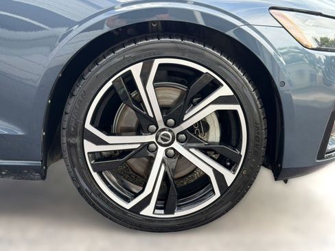 Used 2024 Volvo S60 B5 Plus FWD image 12