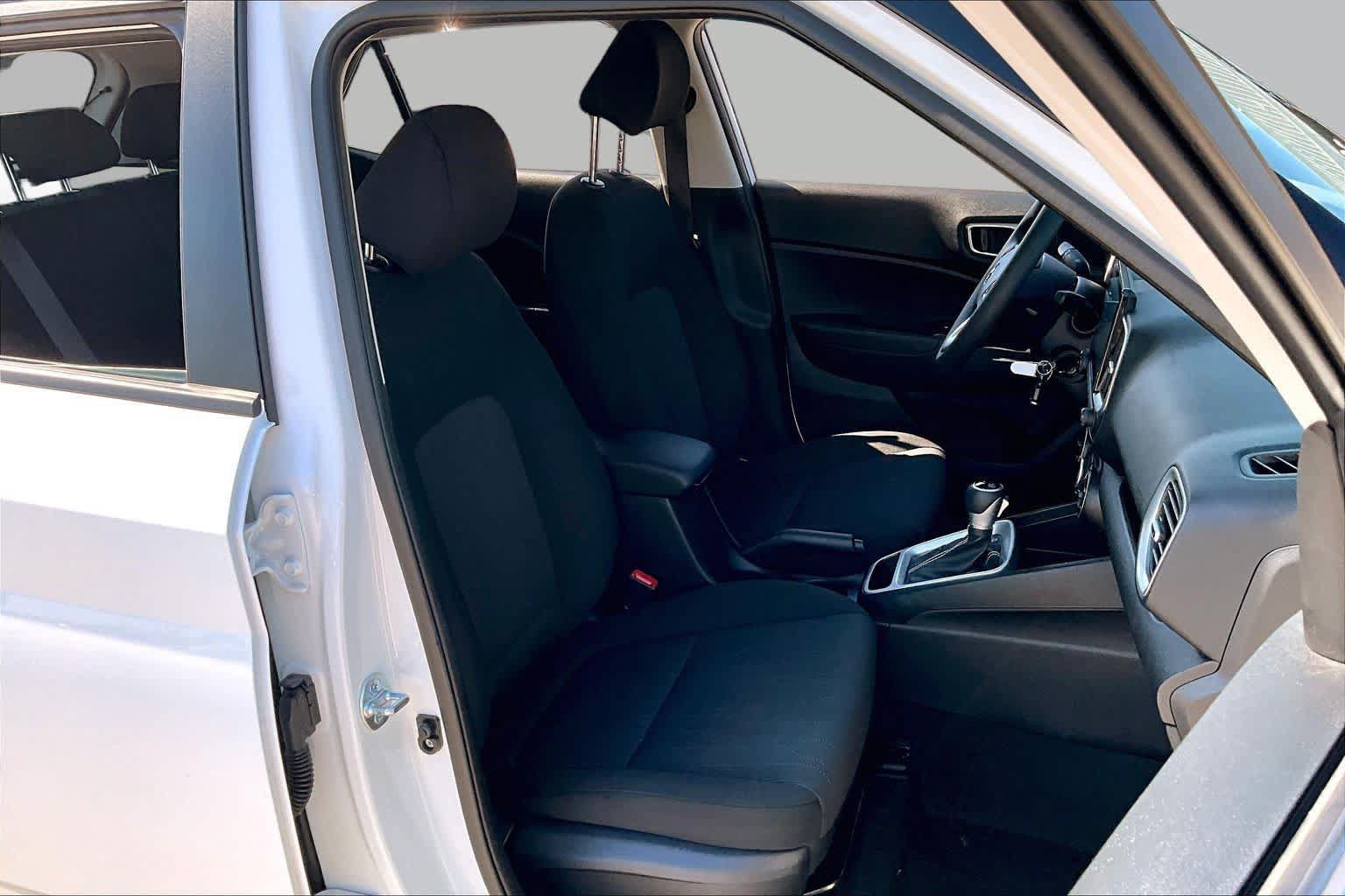 Used 2026 Hyundai Venue SE FWD image 9
