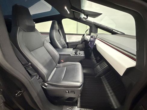 Used 2024 Tesla Cybertruck AWD Crew Cab image 20