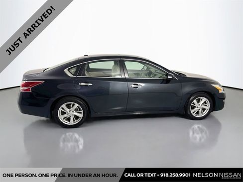 Used 2015 Nissan Altima 2.5 SL w/ Moonroof Package FWD image 4