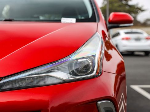 Used 2019 Toyota Prius XLE AWD/4WD image 10
