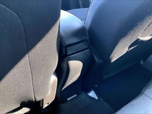 Used 2023 Jeep Renegade Altitude AWD/4WD image 35