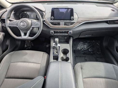 Used 2025 Nissan Altima 2.5 SV image 23
