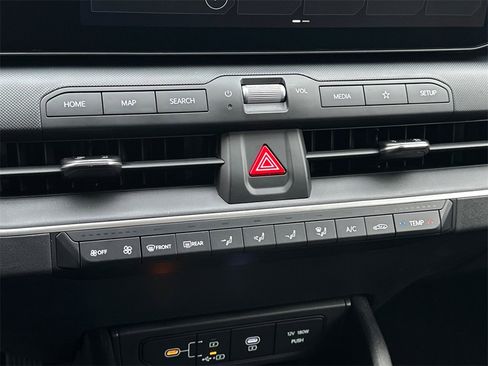 New 2025 Kia K4 LXS image 21