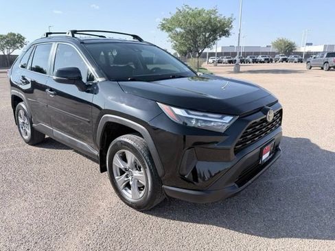 Used 2024 Toyota RAV4 XLE AWD/4WD image 4