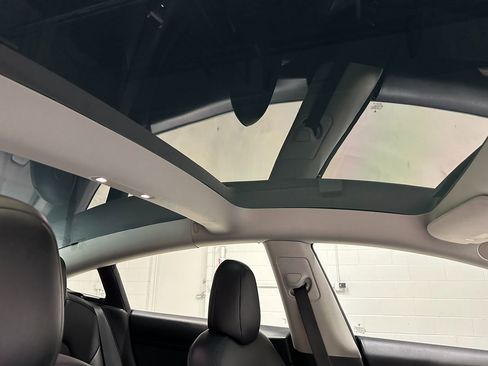 Used 2022 Tesla Model 3 Long Range AWD/4WD image 14