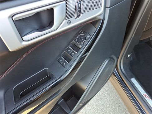 Used 2023 Ford Explorer ST-Line w/ Class IV Trailer Tow Package image 20