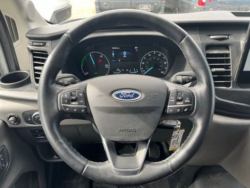 Used 2023 Ford E-Transit Medium Roof image 16