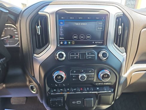 Used 2020 GMC Sierra 1500 SLE w/ Driver Alert Package II AWD/4WD image 17