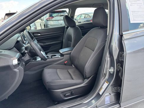 Used 2025 Nissan Altima 2.5 SV FWD image 26