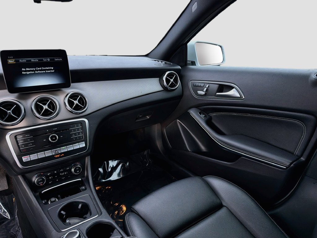Used 2020 Mercedes-Benz GLA 250 4MATIC image 25