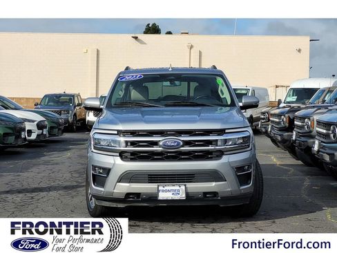 Used 2023 Ford Expedition Max Limited image 3