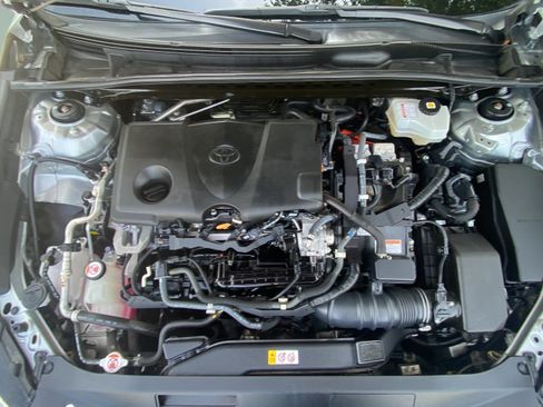 Used 2021 Toyota Camry XLE w/ Cold Weather Package FWD image 27